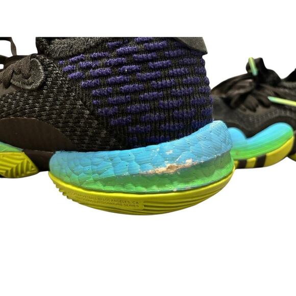 Adidas Trae Young 2 Basketball - Picture 9 of 11